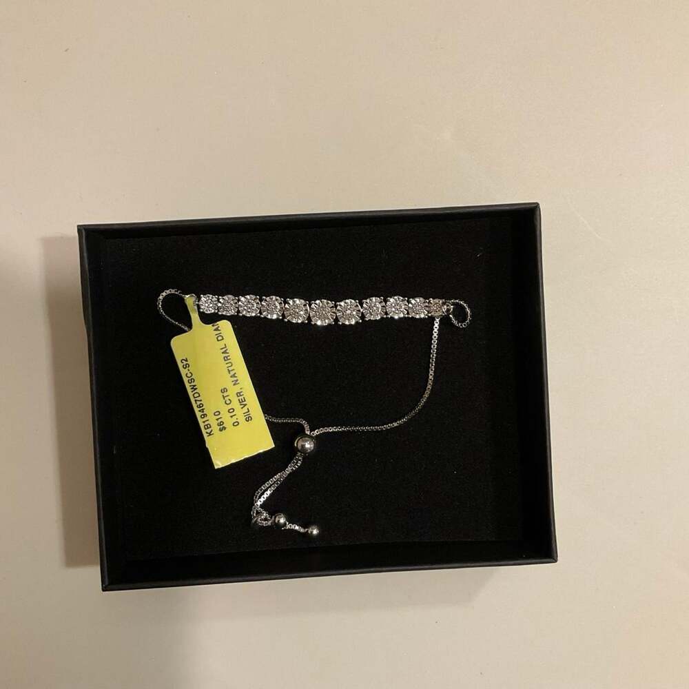Sterling Silver bracelet with 0.1 ctw natural diamonds adjustable